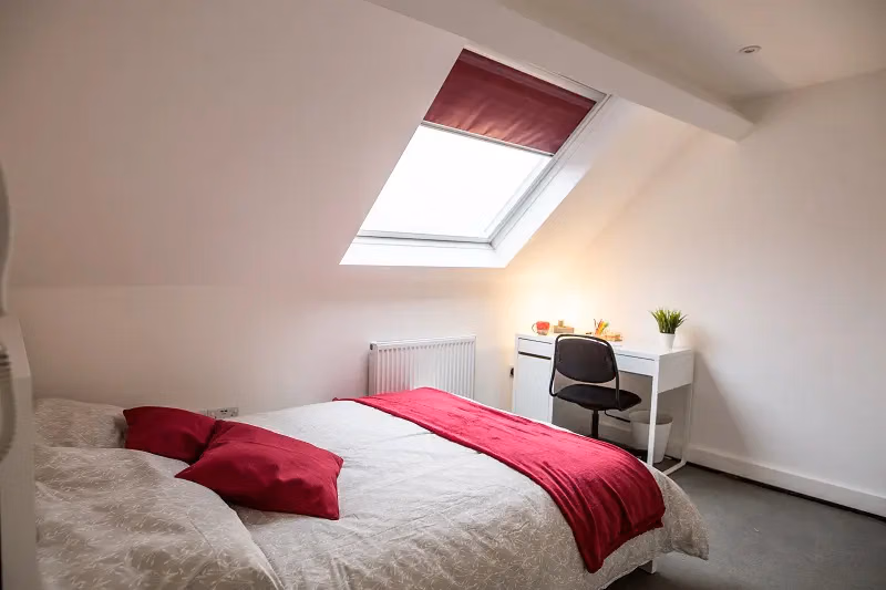 Common Area?w=400&h=260&fit=crop&q=40&auto=format&trim=auto