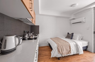 Amenities?w=400&h=260&fit=crop&q=40&auto=format&trim=auto