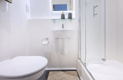 Amenities?w=400&h=260&fit=crop&q=40&auto=format&trim=auto