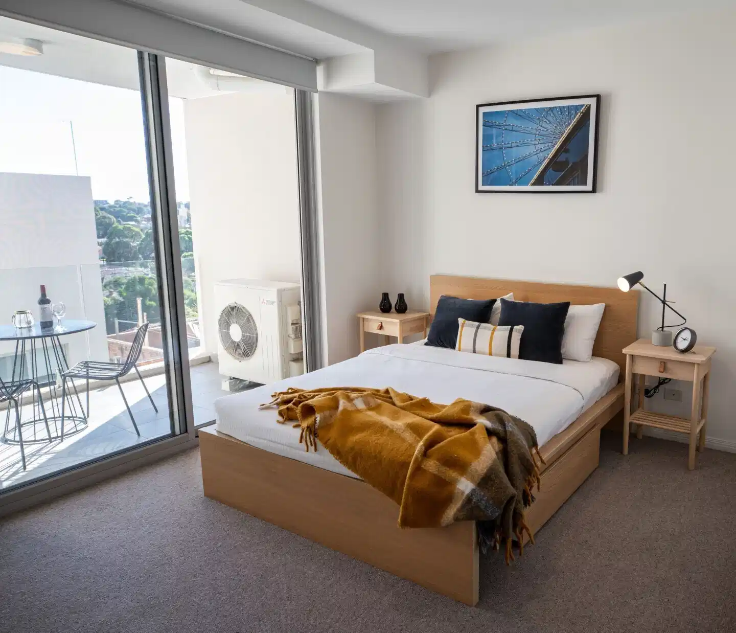 Common Area?w=400&h=260&fit=crop&q=40&auto=format&trim=auto