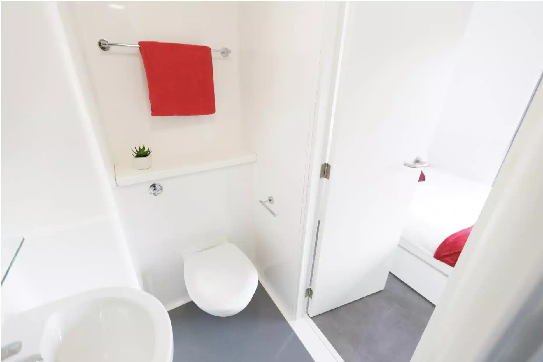 Common Area?w=400&h=260&fit=crop&q=40&auto=format&trim=auto