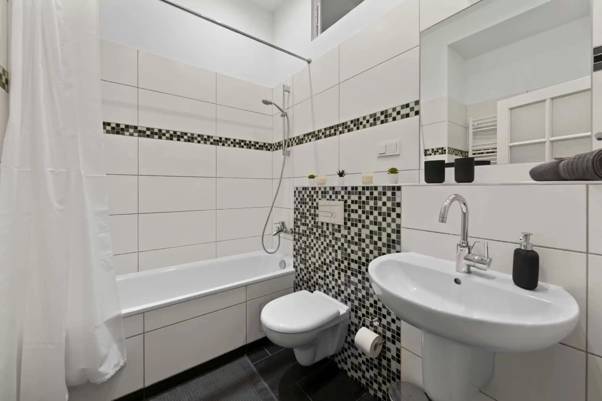 Common Area?w=400&h=260&fit=crop&q=40&auto=format&trim=auto