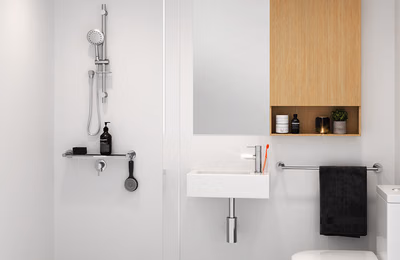 Bathroom?w=400&h=260&fit=crop&q=40&auto=format&trim=auto