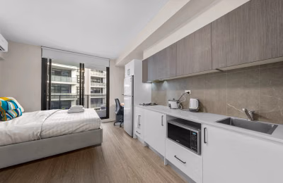 Amenities?w=400&h=260&fit=crop&q=40&auto=format&trim=auto