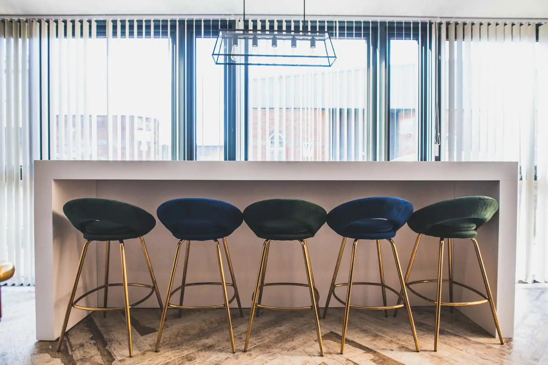 Exterior?w=400&h=260&fit=crop&q=40&auto=format&trim=auto