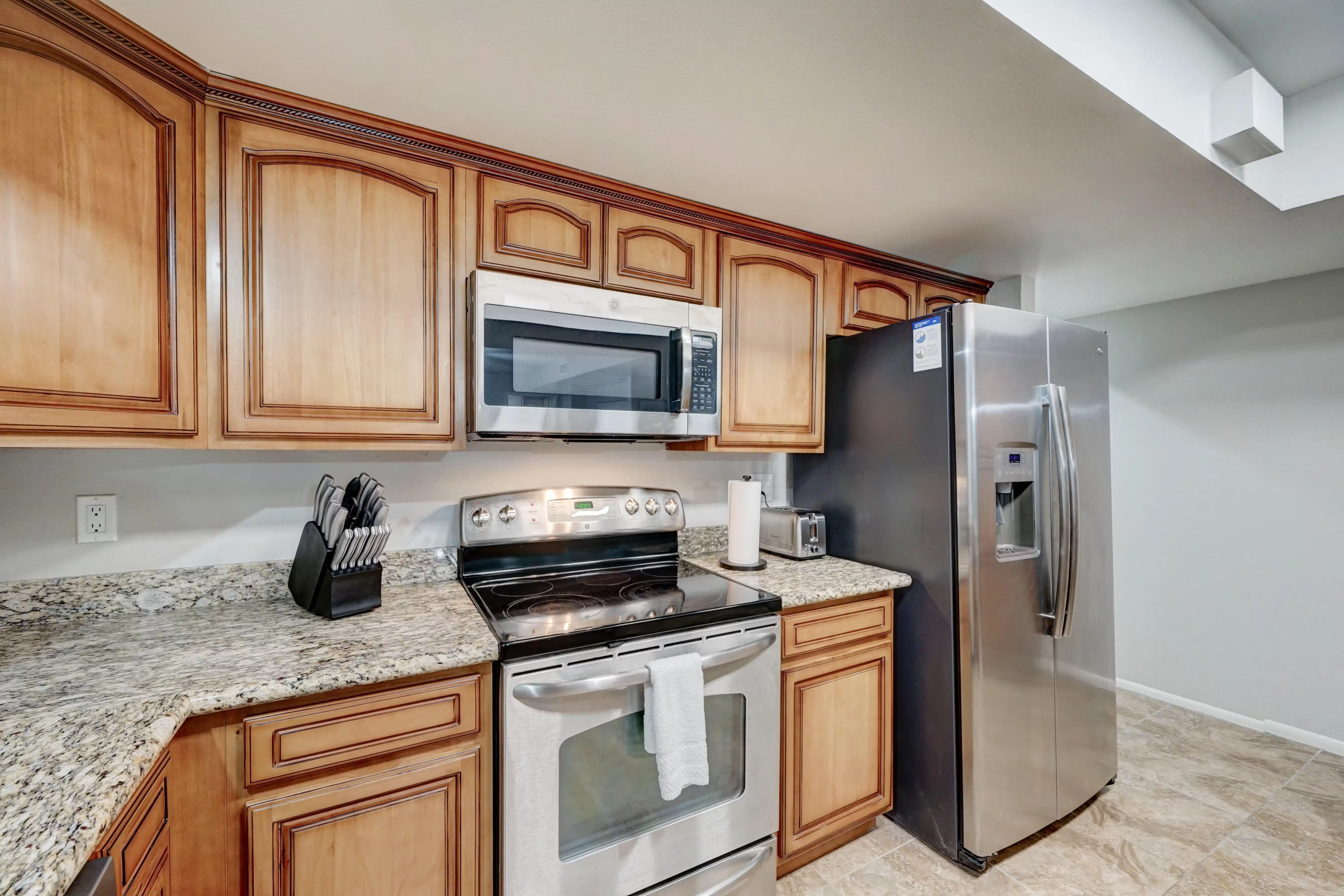 PDP 85301, Glendale - Glendale, Arizona, United States - #19439: Room in 8 Bed 2 Bath - Kitchen