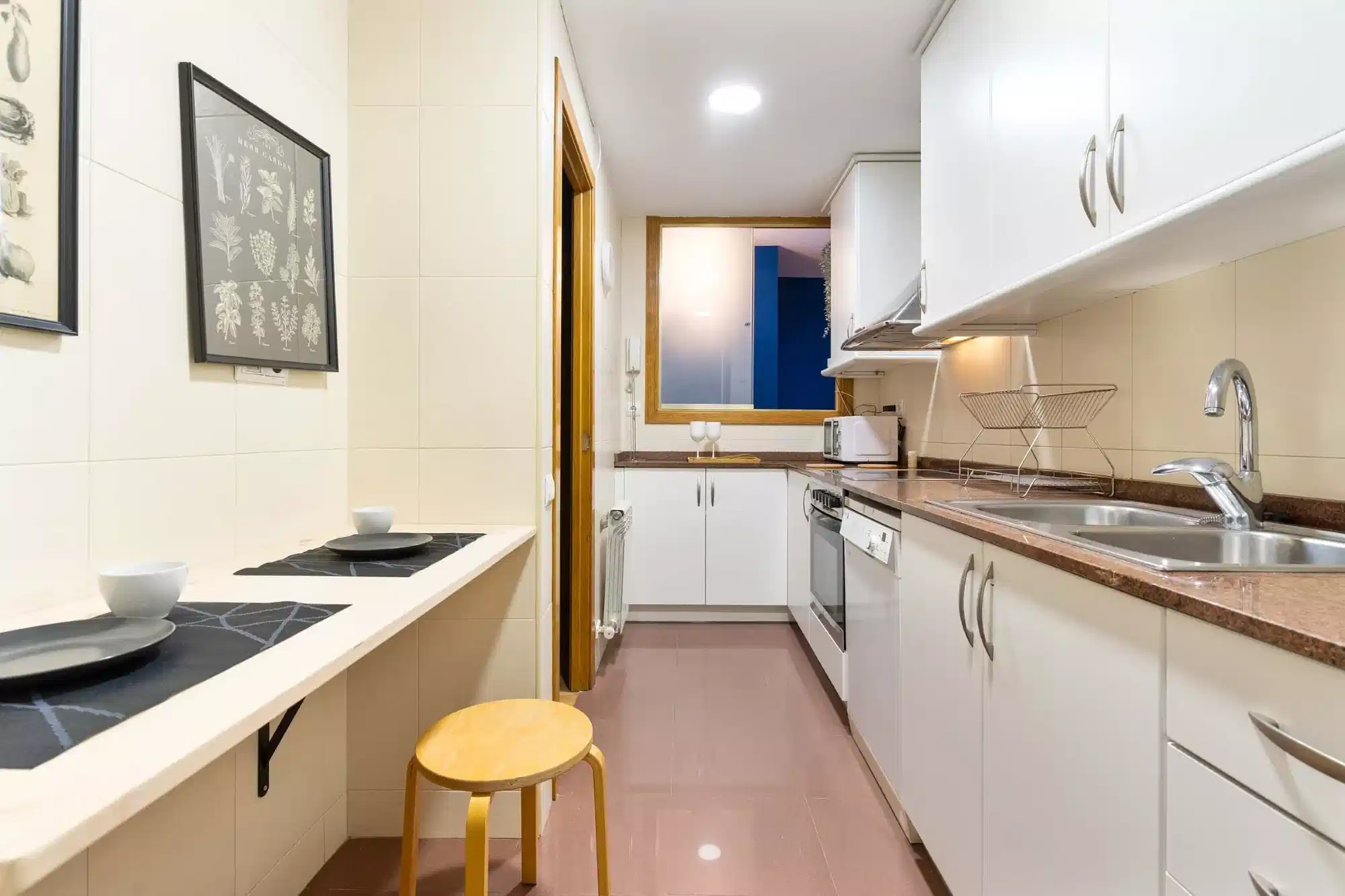 Exterior?w=400&h=260&fit=crop&q=40&auto=format&trim=auto