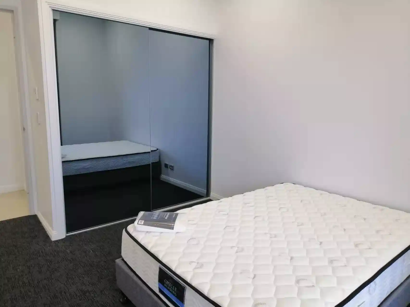 Amenities?w=400&h=260&fit=crop&q=40&auto=format&trim=auto