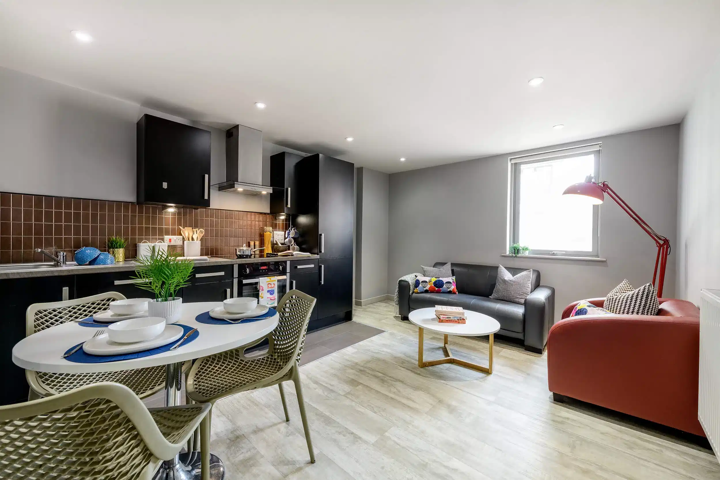 Amenities?w=400&h=260&fit=crop&q=40&auto=format&trim=auto