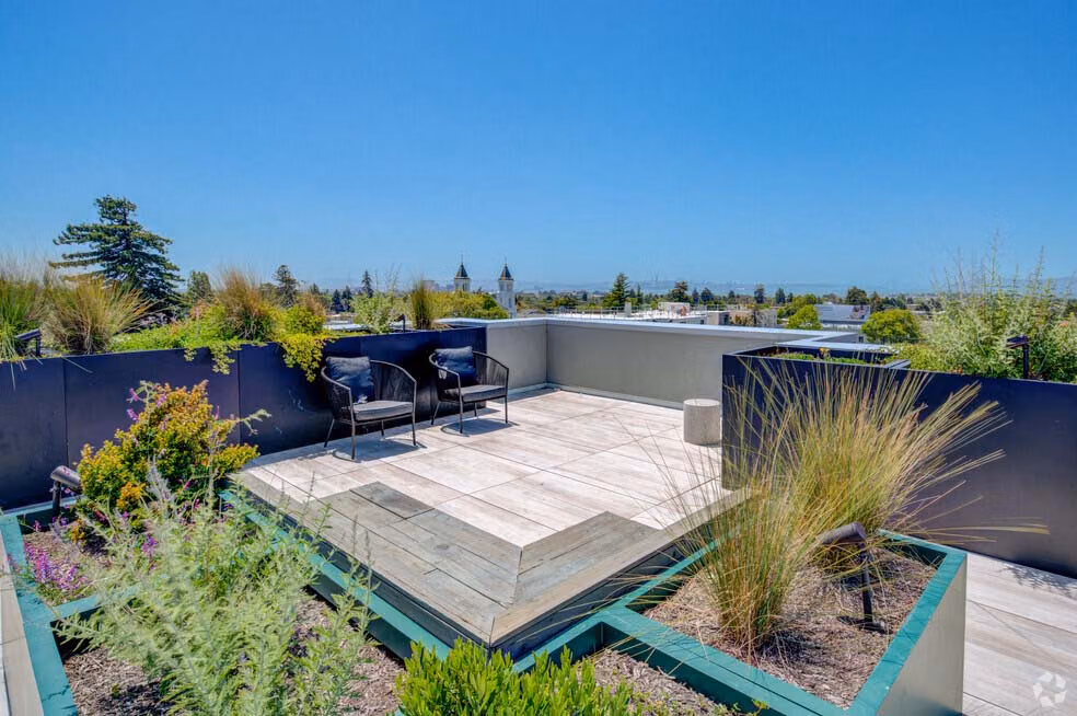 Amenities?w=400&h=260&fit=crop&q=40&auto=format&trim=auto