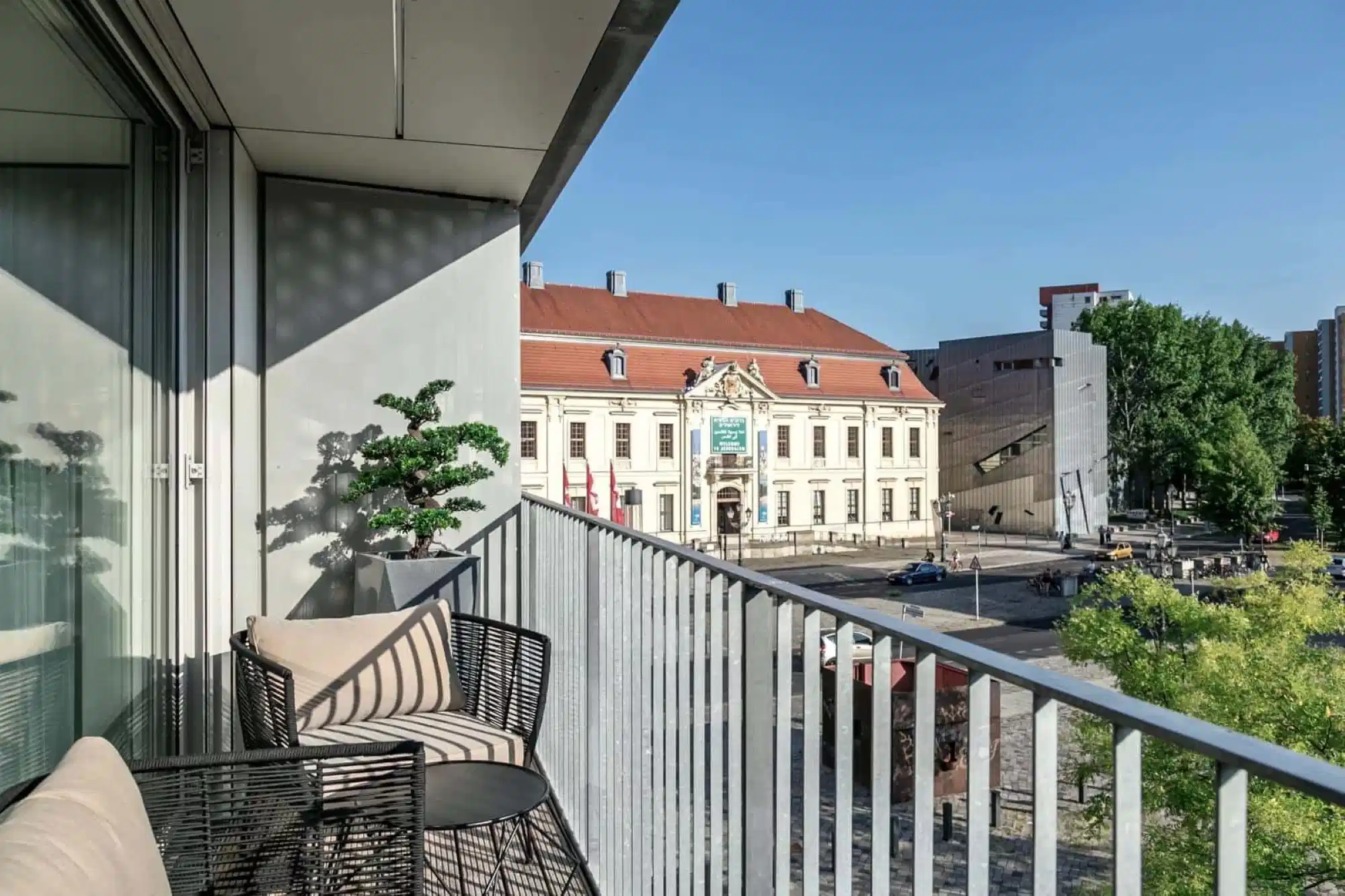 ?w=400&h=260&fit=crop&q=40&auto=format&trim=auto