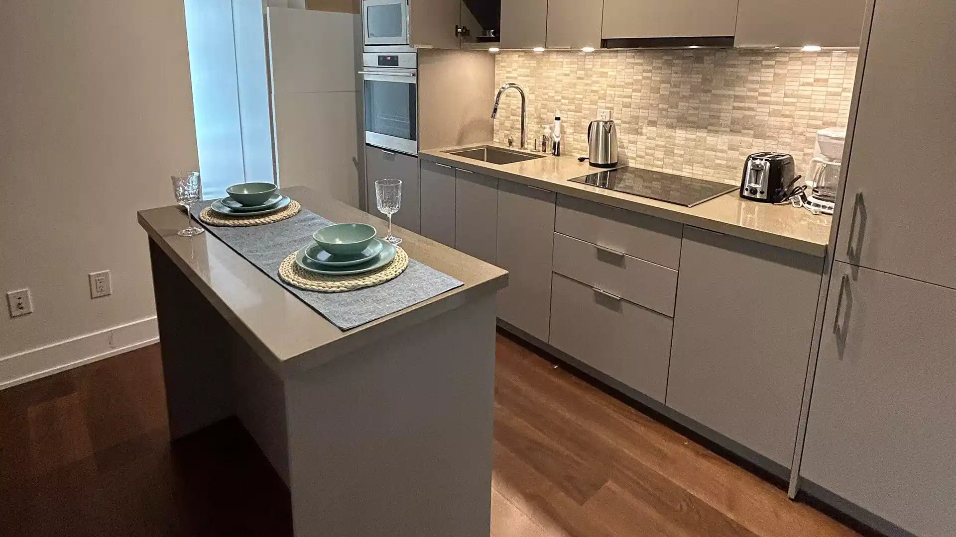 Amenities?w=400&h=260&fit=crop&q=40&auto=format&trim=auto