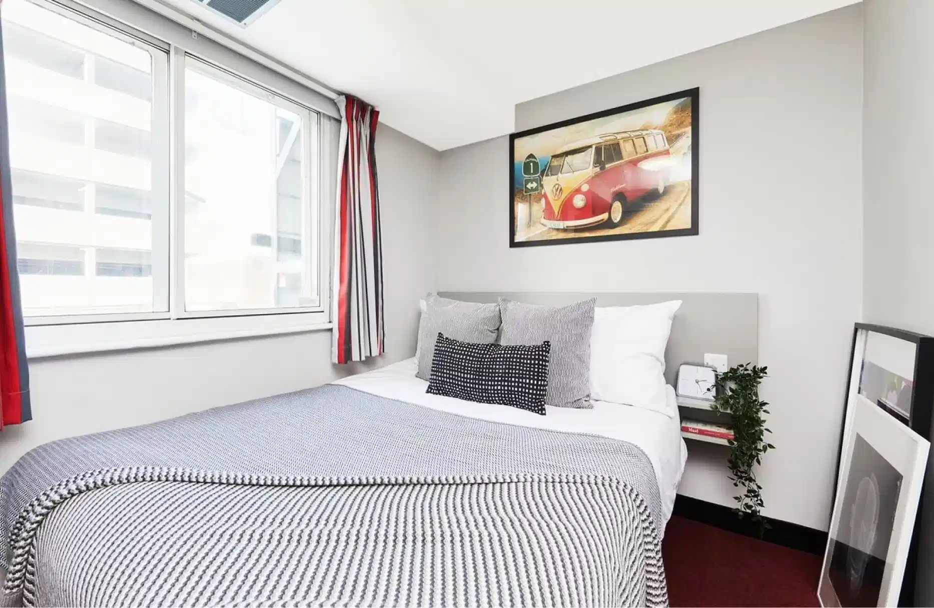 Amenities?w=400&h=260&fit=crop&q=40&auto=format&trim=auto