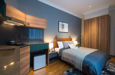 Amenities?w=400&h=260&fit=crop&q=40&auto=format&trim=auto