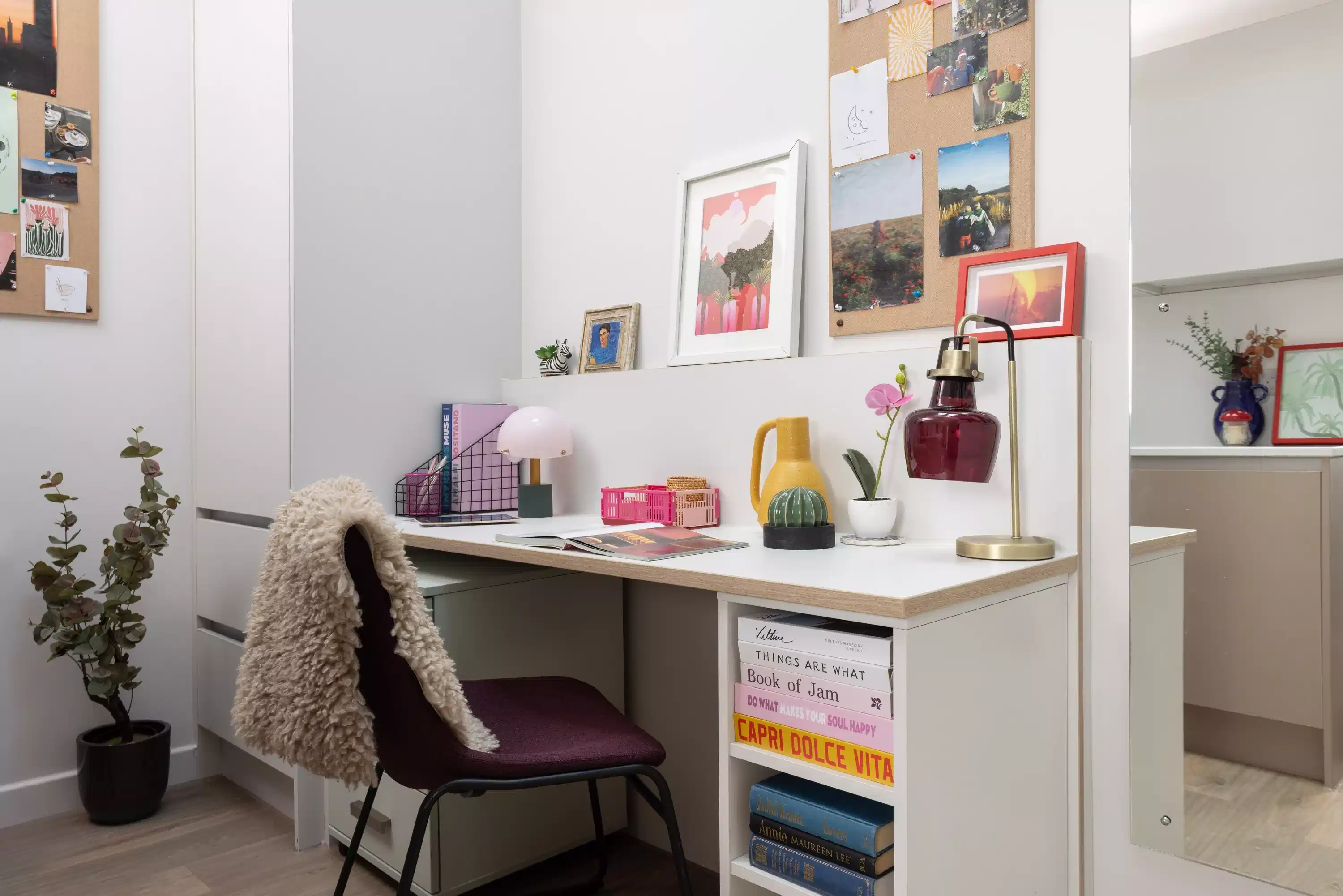 Common Area?w=400&h=260&fit=crop&q=40&auto=format&trim=auto