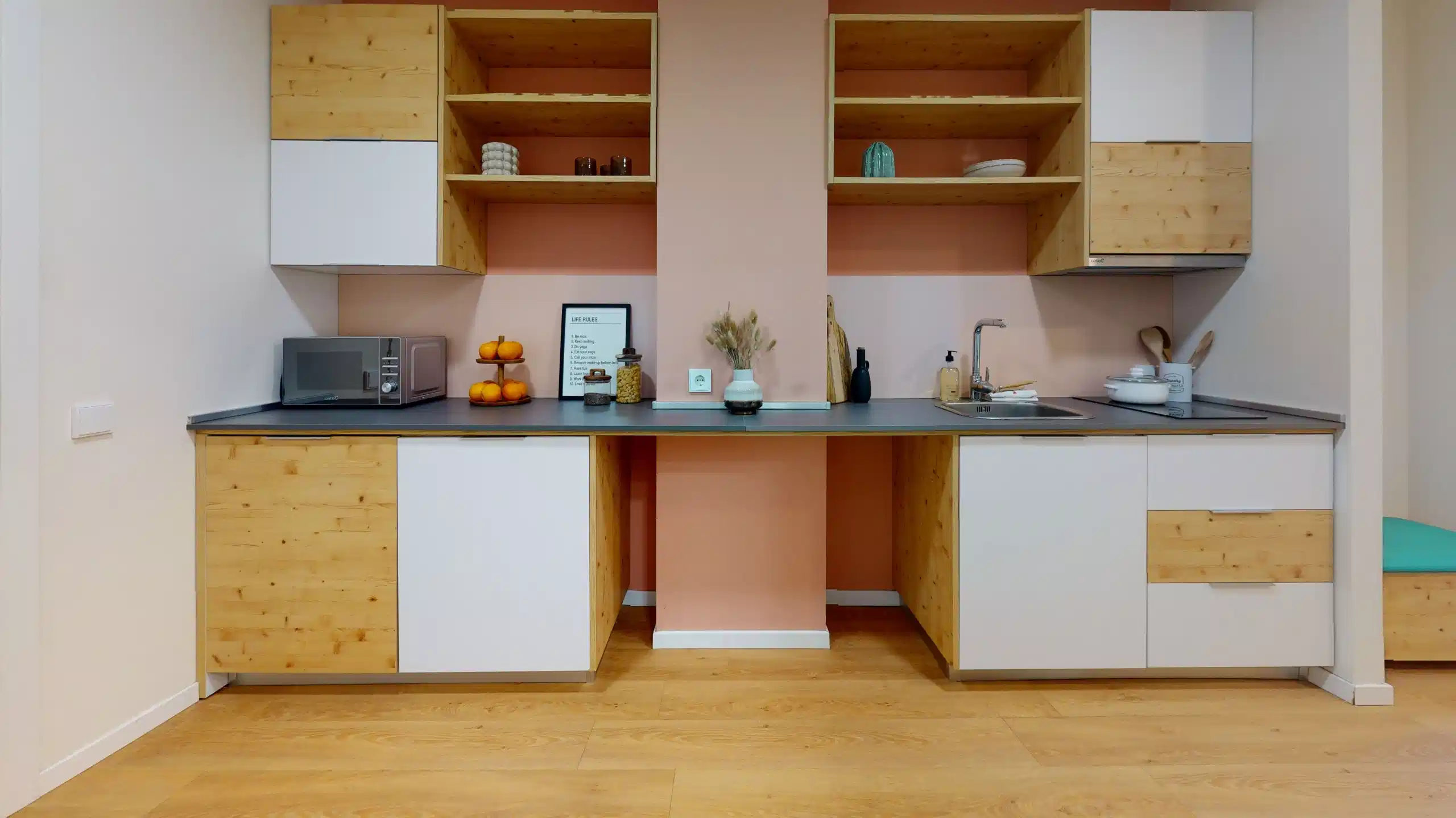 Amenities?w=400&h=260&fit=crop&q=40&auto=format&trim=auto