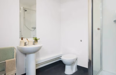 Amenities?w=400&h=260&fit=crop&q=40&auto=format&trim=auto
