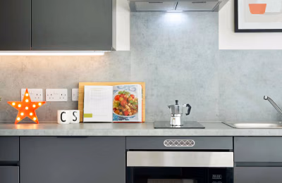 Kitchen?w=400&h=260&fit=crop&q=40&auto=format&trim=auto