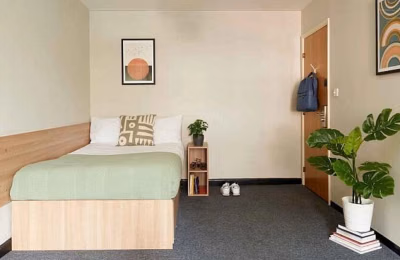 Transom House, Bristol - Bristol, England, United Kingdom - Silver Ensuite - Bedroom
