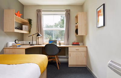 Amenities?w=400&h=260&fit=crop&q=40&auto=format&trim=auto