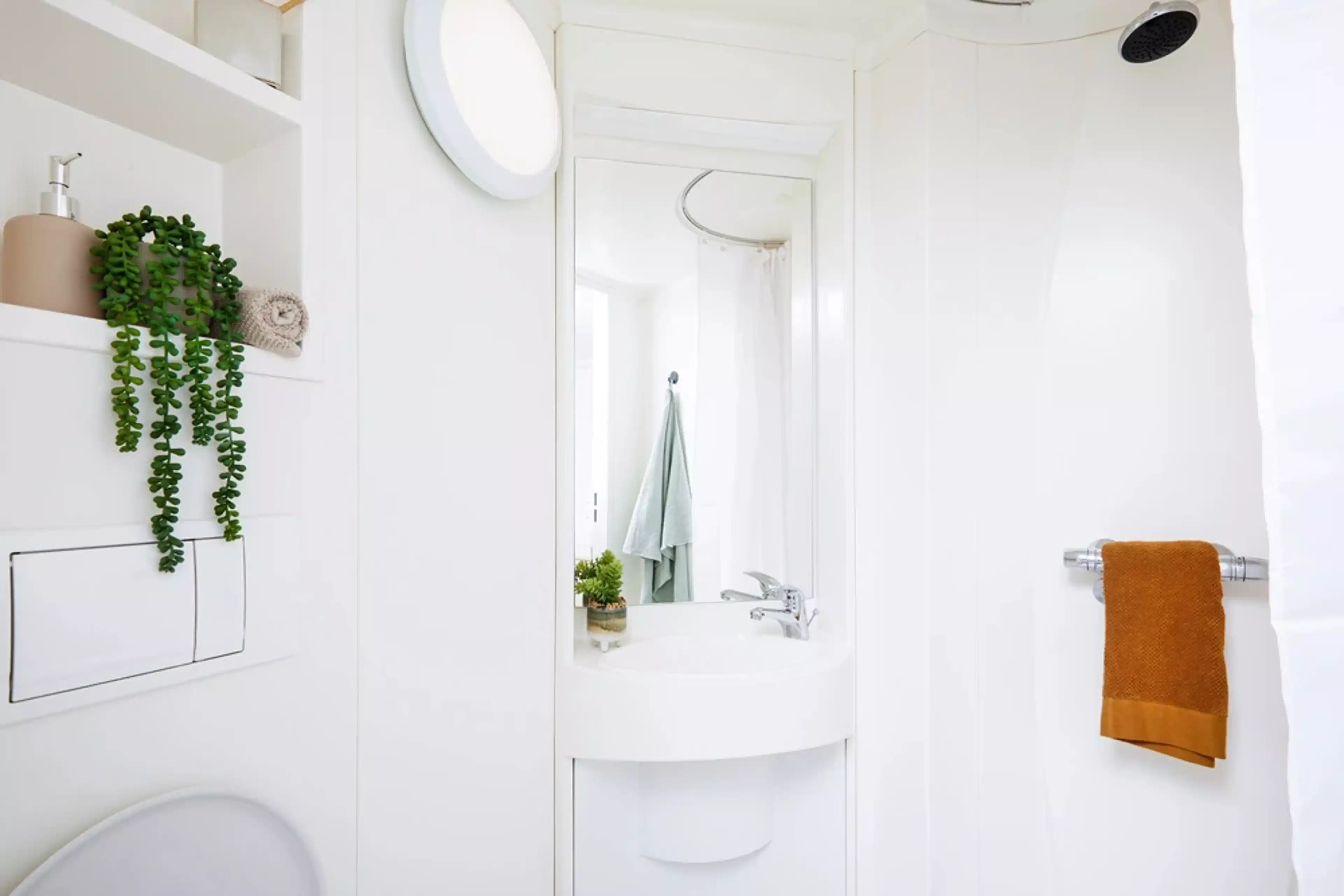 Amenities?w=400&h=260&fit=crop&q=40&auto=format&trim=auto