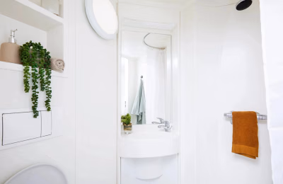 Amenities?w=400&h=260&fit=crop&q=40&auto=format&trim=auto