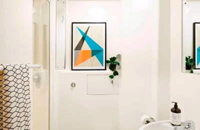 Amenities?w=400&h=260&fit=crop&q=40&auto=format&trim=auto