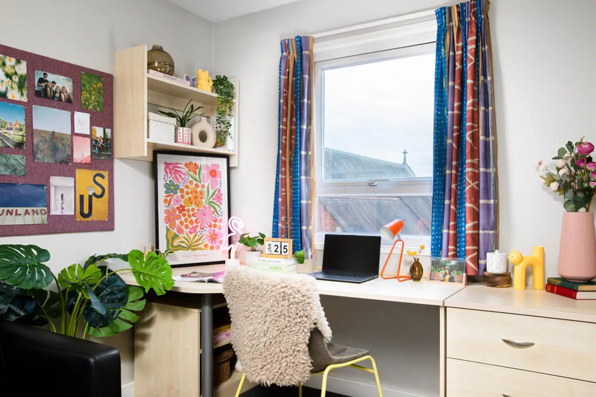 Amenities?w=400&h=260&fit=crop&q=40&auto=format&trim=auto