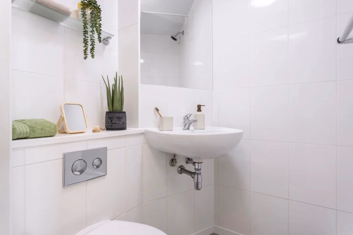 Common Area?w=400&h=260&fit=crop&q=40&auto=format&trim=auto