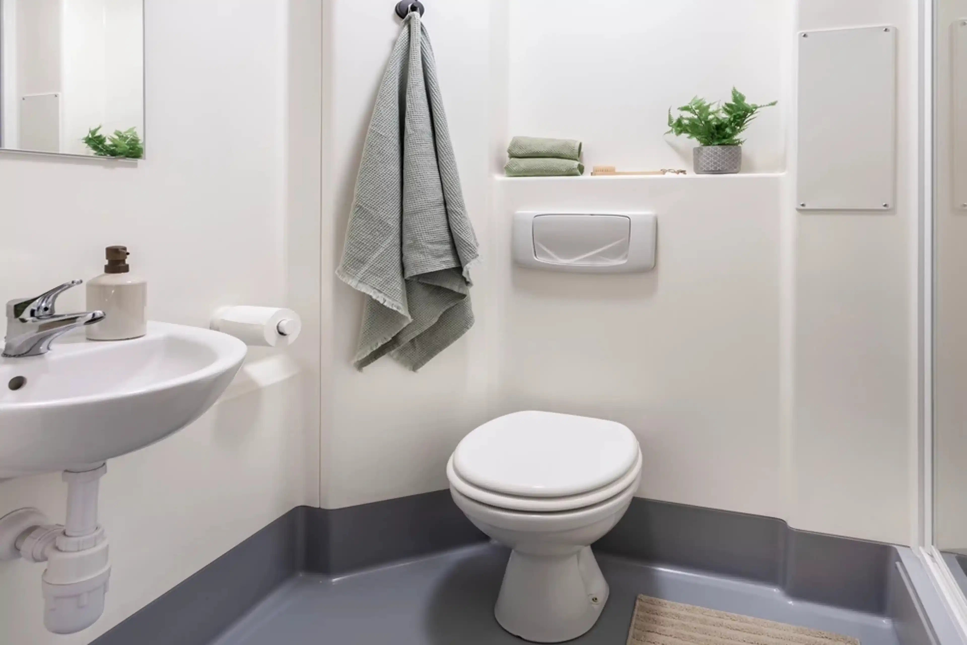 Common Area?w=400&h=260&fit=crop&q=40&auto=format&trim=auto