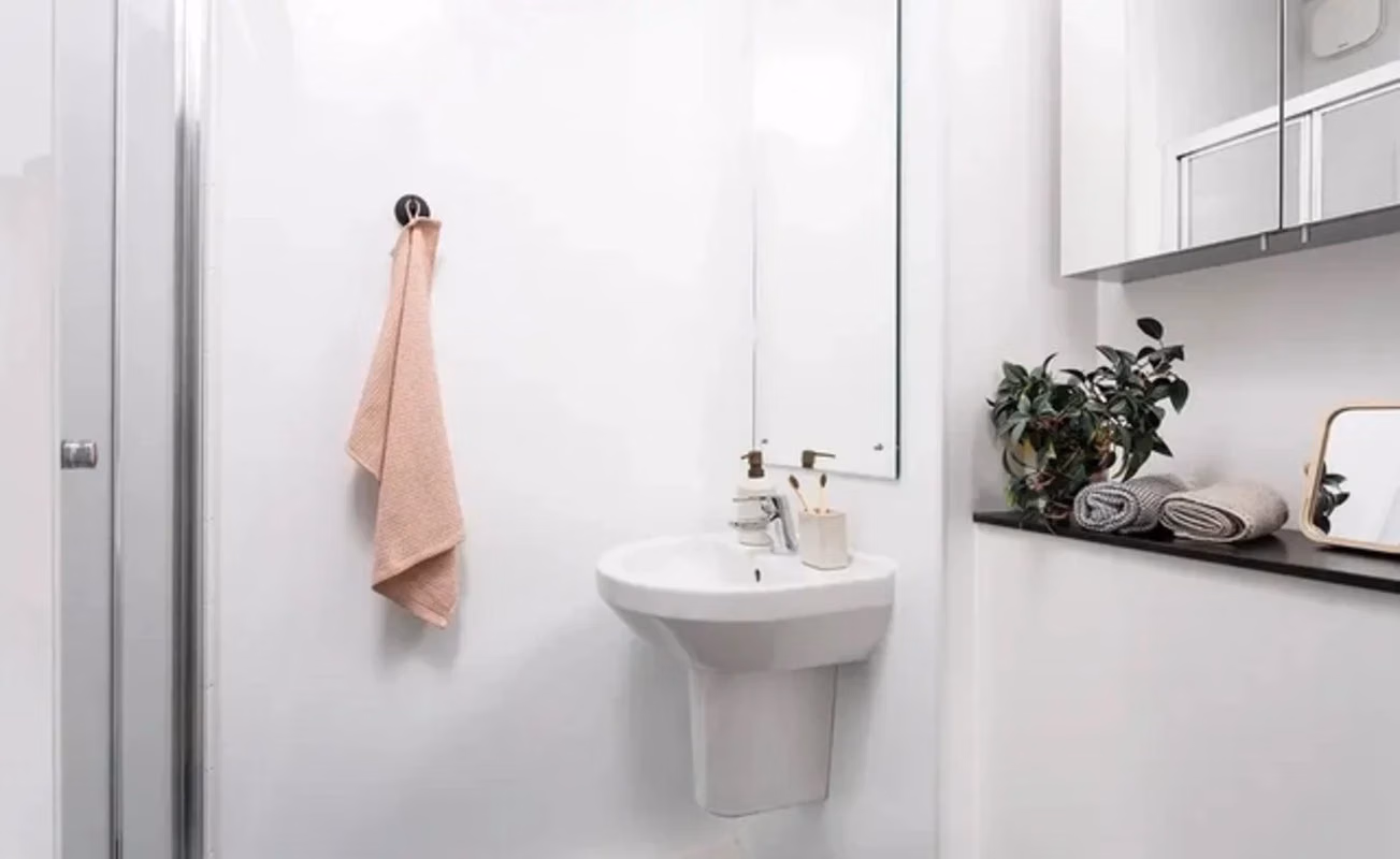 Common Area?w=400&h=260&fit=crop&q=40&auto=format&trim=auto