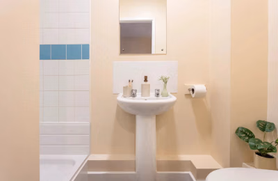 Amenities?w=400&h=260&fit=crop&q=40&auto=format&trim=auto