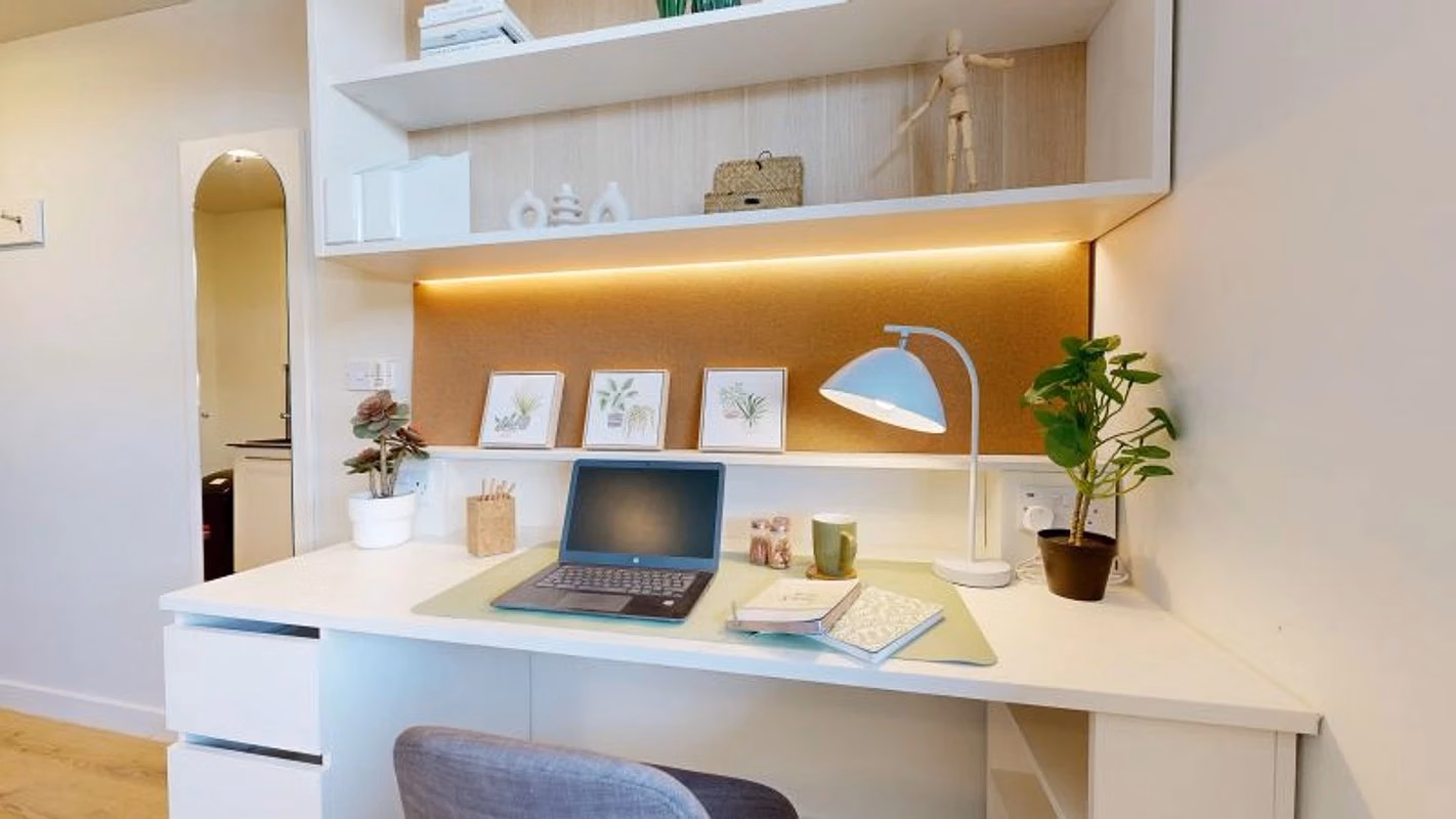 Amenities?w=400&h=260&fit=crop&q=40&auto=format&trim=auto