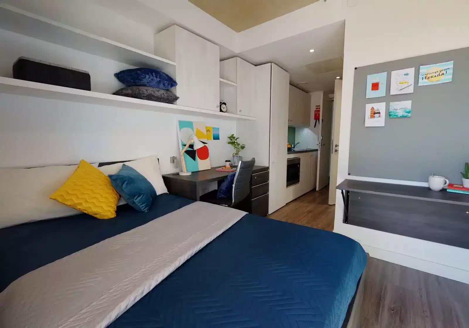 Amenities?w=400&h=260&fit=crop&q=40&auto=format&trim=auto