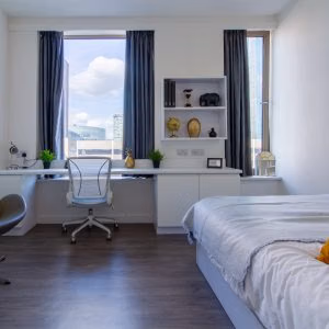 Bedroom?w=400&h=260&fit=crop&q=40&auto=format&trim=auto