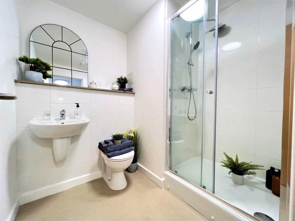 Exterior?w=400&h=260&fit=crop&q=40&auto=format&trim=auto