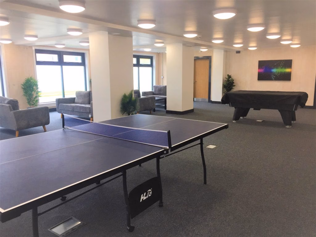 Amenities?w=400&h=260&fit=crop&q=40&auto=format&trim=auto