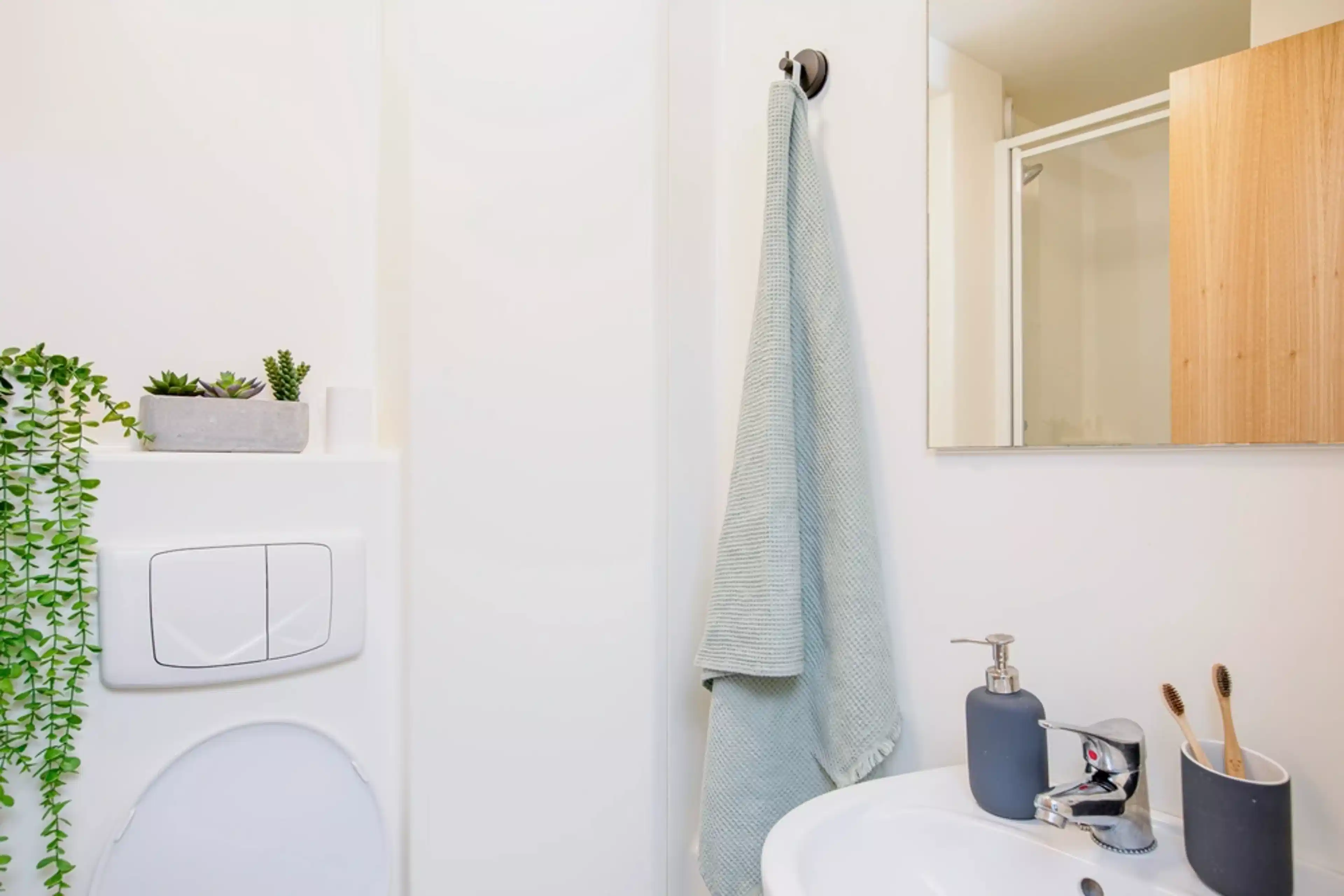 Amenities?w=400&h=260&fit=crop&q=40&auto=format&trim=auto