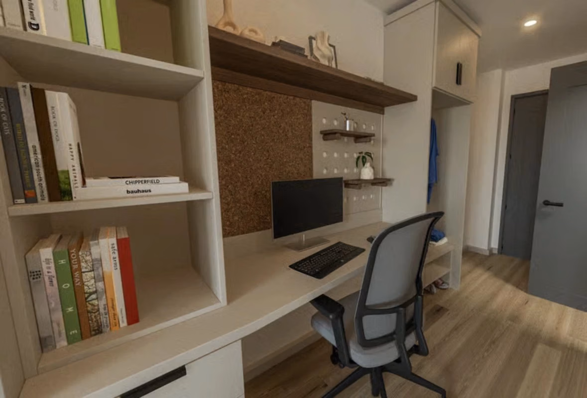 Exterior?w=400&h=260&fit=crop&q=40&auto=format&trim=auto