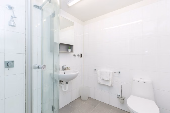 Common Area?w=400&h=260&fit=crop&q=40&auto=format&trim=auto