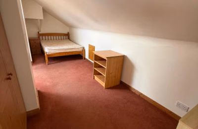 5 Bedroom 2 Bathroom Apartment - Bedroom?w=400&h=260&fit=crop&q=40&auto=format&trim=auto