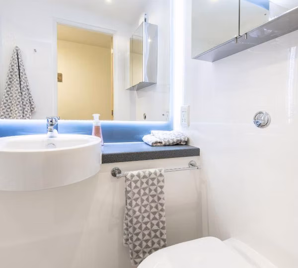 Amenities?w=400&h=260&fit=crop&q=40&auto=format&trim=auto