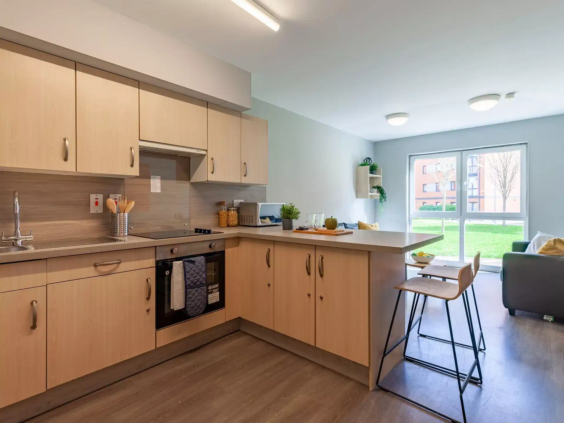 Kitchen?w=400&h=260&fit=crop&q=40&auto=format&trim=auto