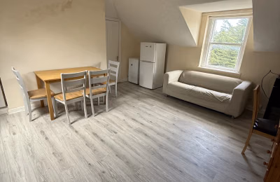 Room in a 14 Bedroom Apartment, 3 Clonskeagh Road, Rathmines, Dublin (D06 W0X9) - Dublin, Ireland - 3 Bedroom 2 Bathroom Apartment - Amenities