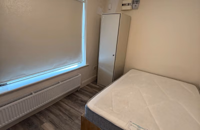 Room in a 9 Bedroom Apartment, 103 Palmerstown Woods, Clondalkin, Dublin (D22 V527) - Dublin, Ireland - 9 Bedroom 6 Bathroom Apartment - Bedroom