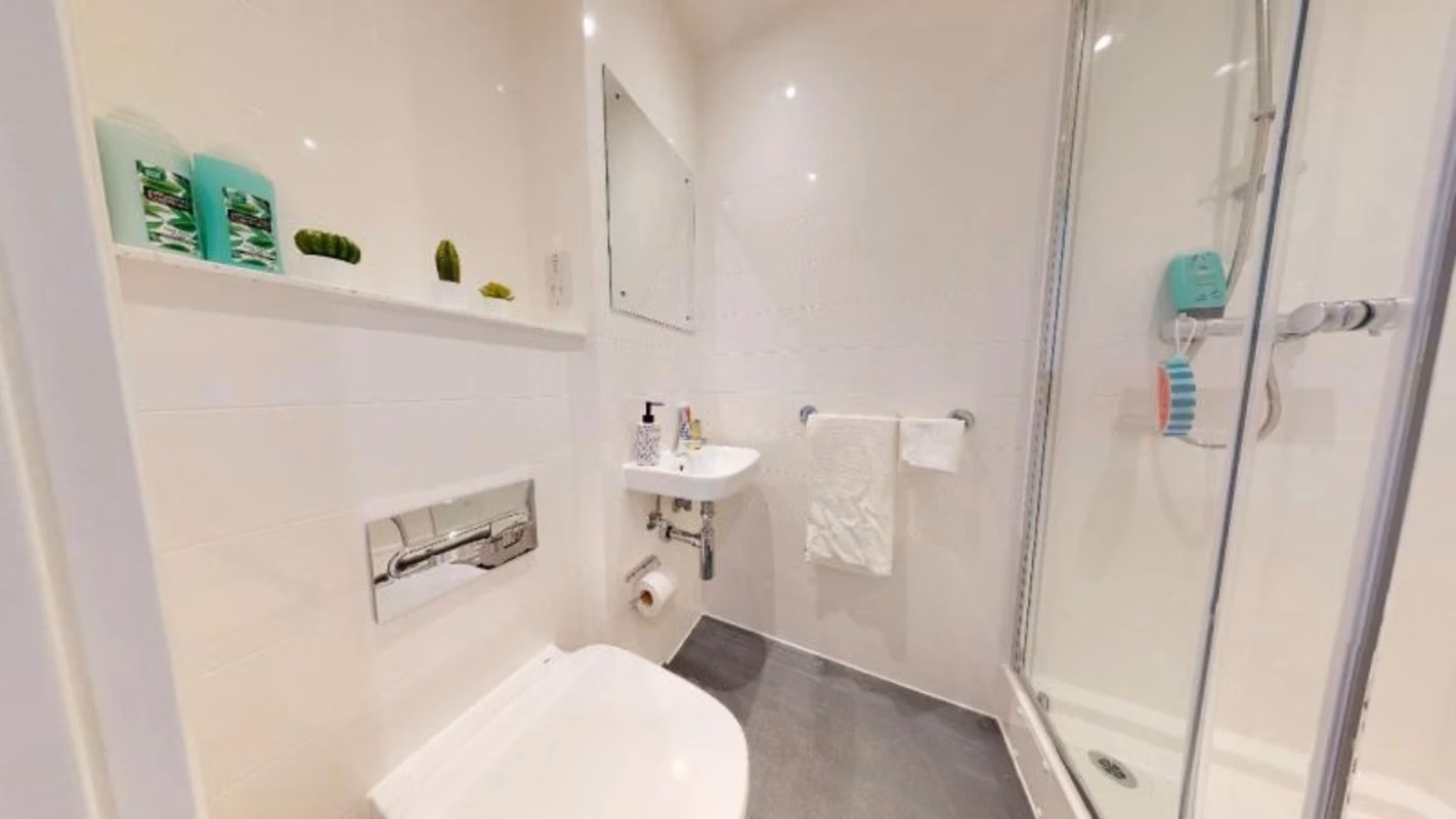 Amenities?w=400&h=260&fit=crop&q=40&auto=format&trim=auto