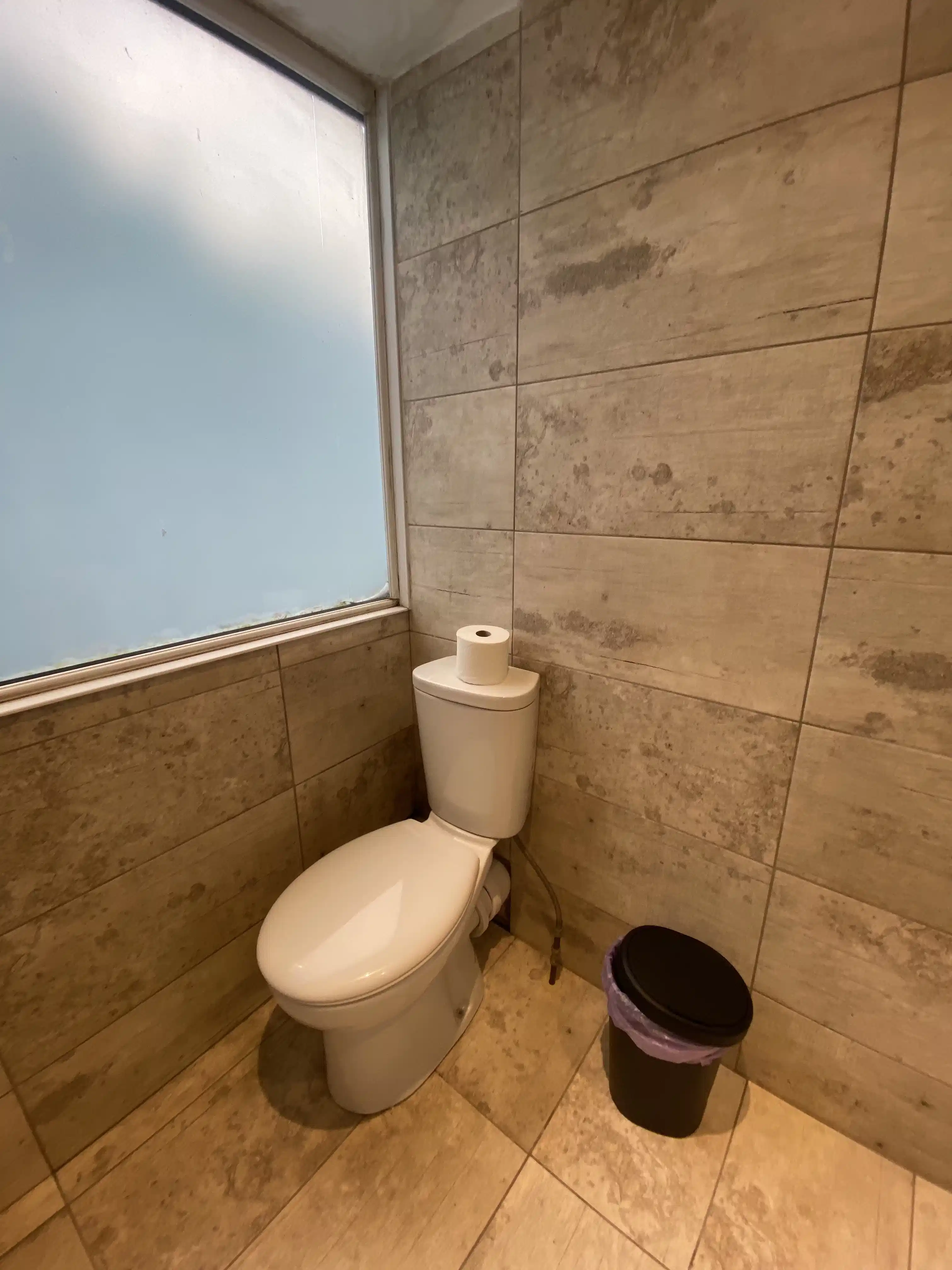 Room in a 7 Bedroom Apartment, Chobham Rd, London E15 1LZ - London, England, United Kingdom - Bathroom