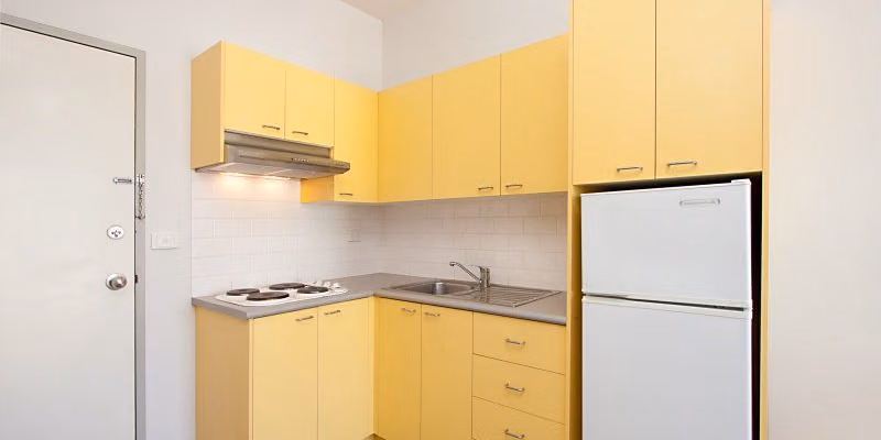 Bathroom?w=400&h=260&fit=crop&q=40&auto=format&trim=auto