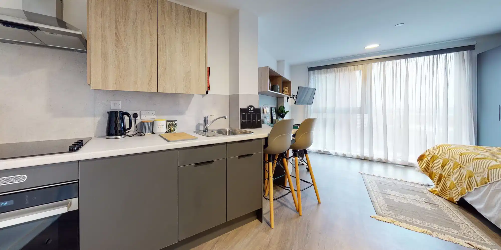 Common Area?w=400&h=260&fit=crop&q=40&auto=format&trim=auto