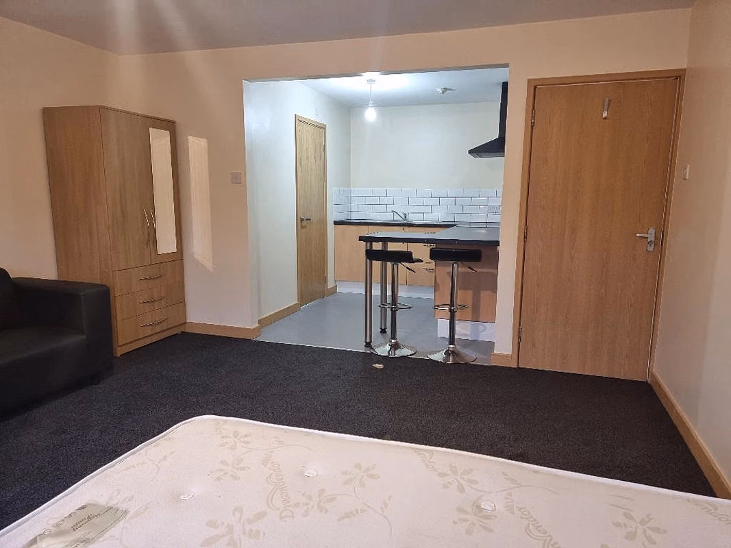 Kitchen?w=400&h=260&fit=crop&q=40&auto=format&trim=auto